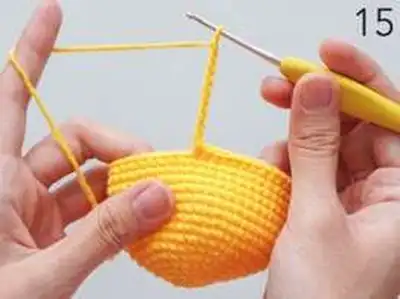 Alice in Wonderland Amigurumi Pattern step 3 - details and accessories