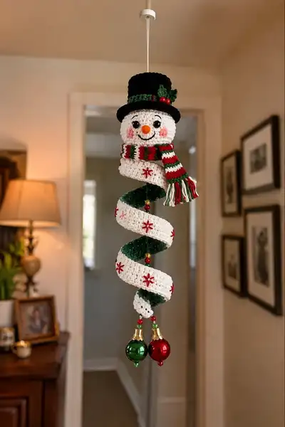 Festive Spiral Snowman Amigurumi Pattern step 1 - construction progress