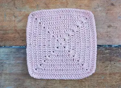 Bunny Baby Blanket Pattern step 3 - details and accessories