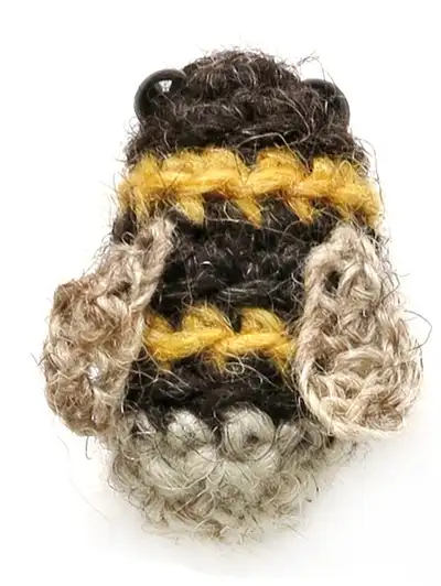 Crochet Bumblebees Amigurumi Pattern step 2 - assembly progress