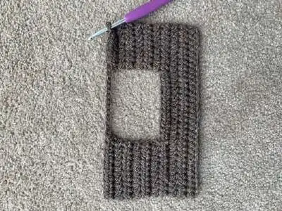 Squirrel & Hollow Log House Amigurumi Pattern step 4 - final assembly and finishing