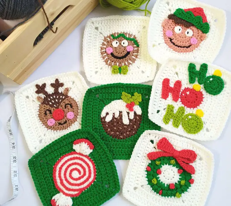 Free Intermediate crochet pattern: Christmas Granny Squares Pattern - Easy to follow tutorial