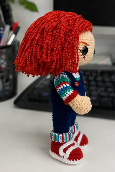 Scary Chucky Doll Amigurumi Pattern step 2 - assembly progress