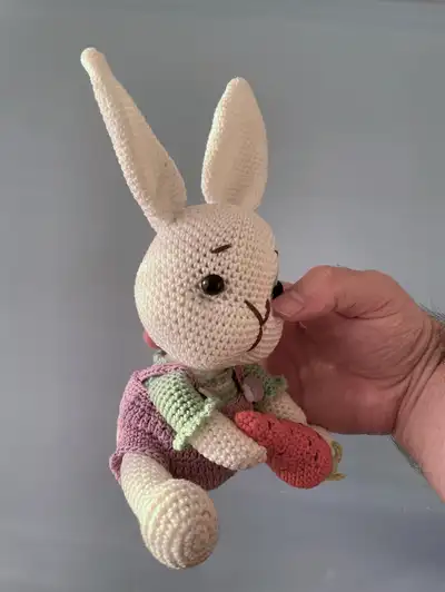 Cute Bunny Amigurumi Pattern step 3 - details and accessories