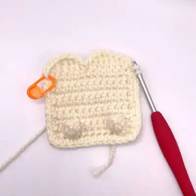 Loafie the bread loaf Amigurumi Pattern step 3 - details and accessories