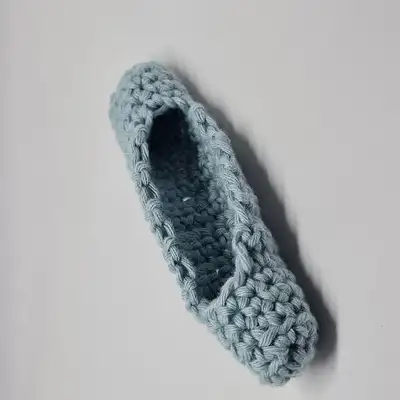 Hammerhead Shark Friend Amigurumi Pattern step 3 - details and accessories