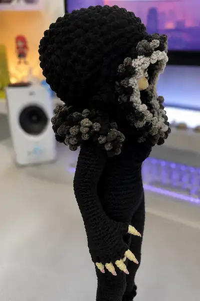 Xenomorph Halloween Cosplay Amigurumi Pattern step 2 - assembly progress