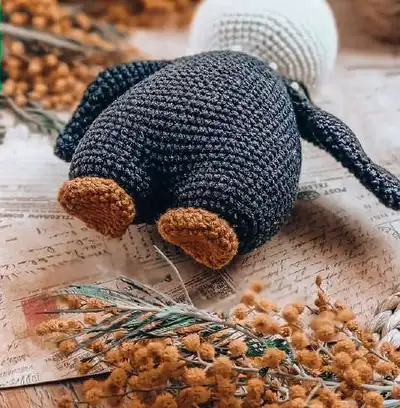 Penguin Amigurumi Pattern step 3 - details and accessories