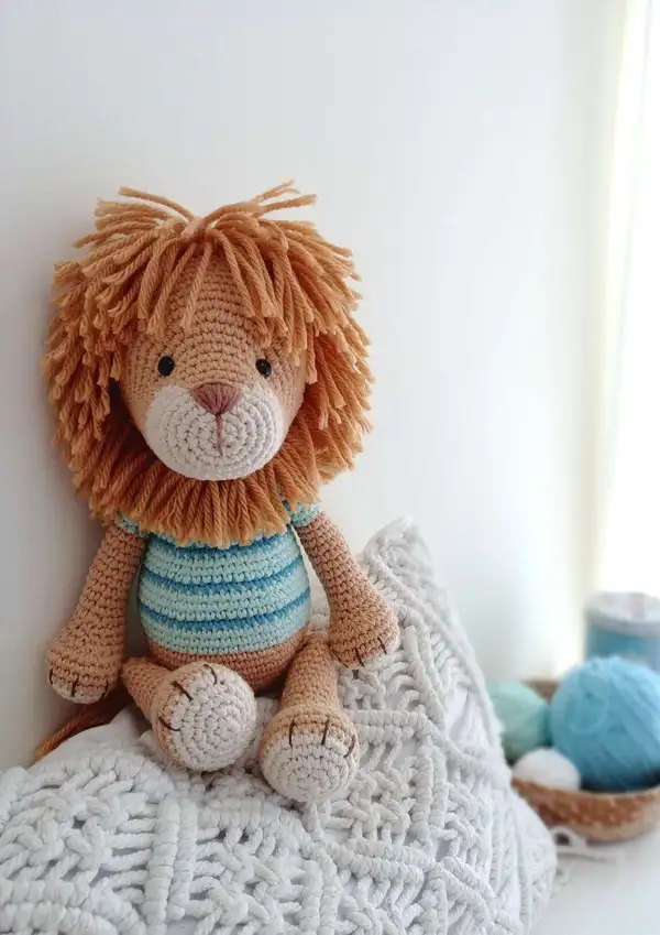 Alan the Lion Amigurumi Pattern