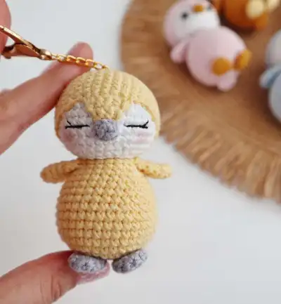 Keychain Mini Penguin Amigurumi Pattern step 1 - construction progress