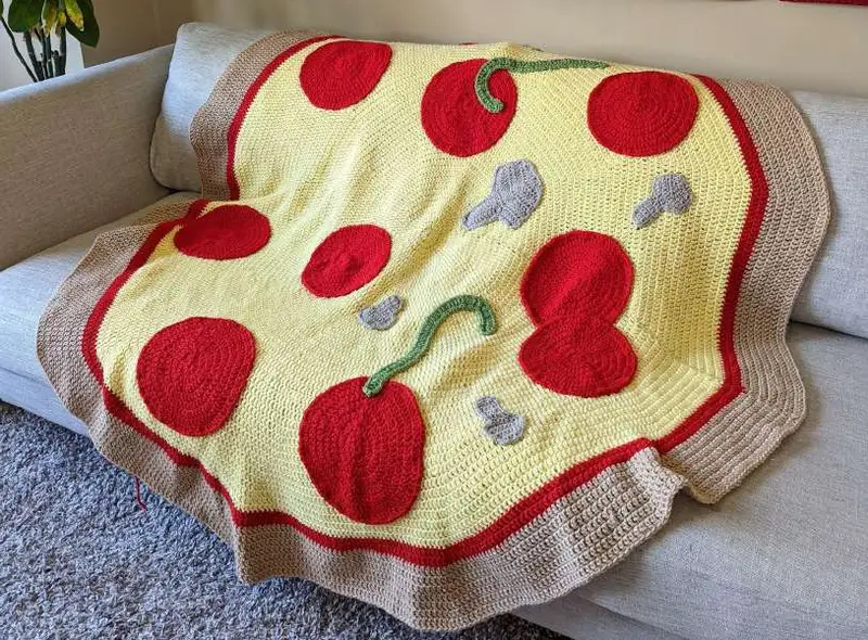 Free Intermediate crochet pattern: Pizza Blanket Pattern - Easy to follow tutorial