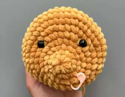 LION HAND PUPPET Amigurumi Pattern step 4 - final assembly and finishing