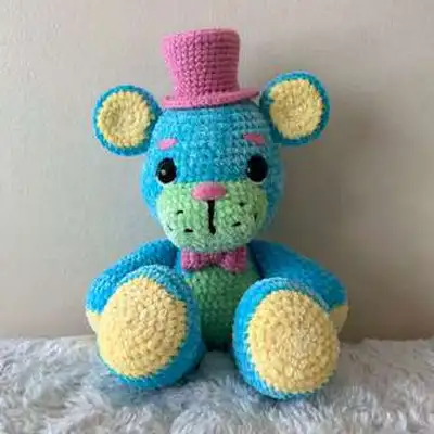 Top Hat Teddy Amigurumi Pattern step 3 - details and accessories