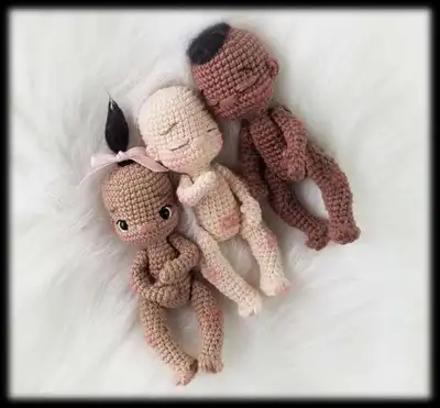 Mini Baby Doll Amigurumi Pattern step 1 - construction progress
