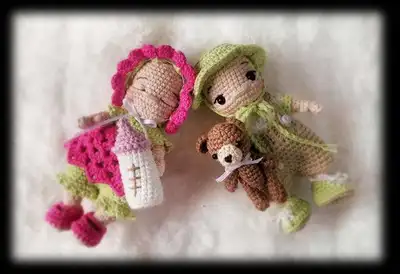 Sweet Handfuls Babys Day Out Set Pattern step 4 - final assembly and finishing