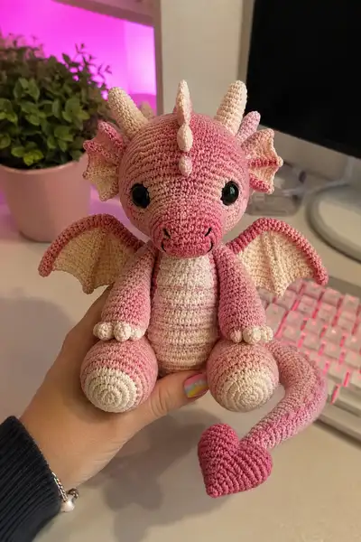 Big Sweet Love Dragon Amigurumi Pattern step 1 - construction progress