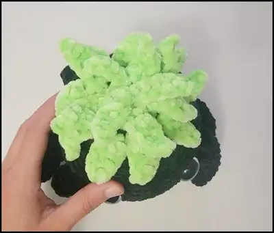 Planter Crochet Amigurumi Pattern step 2 - assembly progress