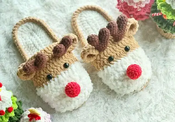 Christmas Reindeer Slippers Pattern