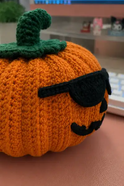 Cool Halloween Pumpkin Amigurumi Pattern step 2 - assembly progress