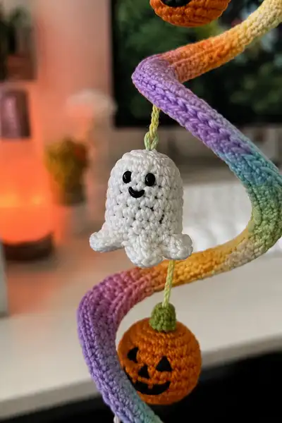 Rainbow Pastel Spiral Halloween Garland Pattern step 2 - assembly progress