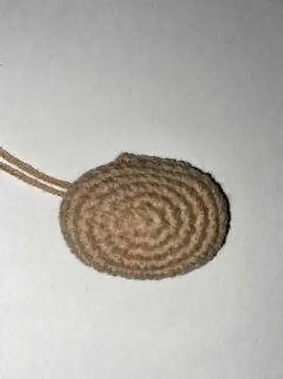 Lamas Amigurumi Pattern step 4 - final assembly and finishing