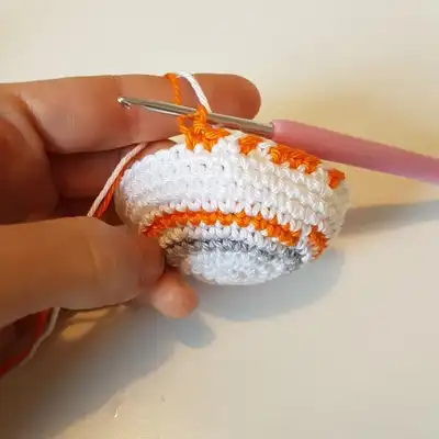 BB-8 Amigurumi Pattern step 4 - final assembly and finishing