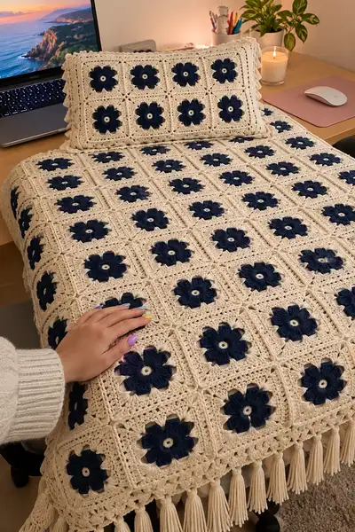 Navy and Cream Floral Bedspread Pattern step 2 - assembly progress