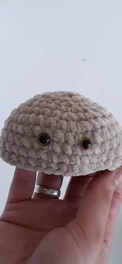 Disy: the bear Amigurumi Pattern step 2 - assembly progress