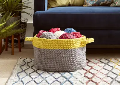 Dip Edge Crochet Basket Pattern step 1 - construction progress