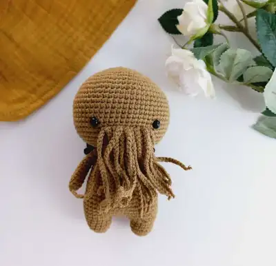 Baby Cthulhu Amigurumi Pattern step 1 - construction progress