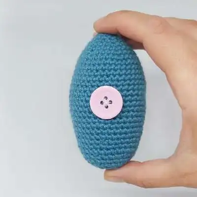 Squid Coraline Amigurumi Pattern step 4 - final assembly and finishing
