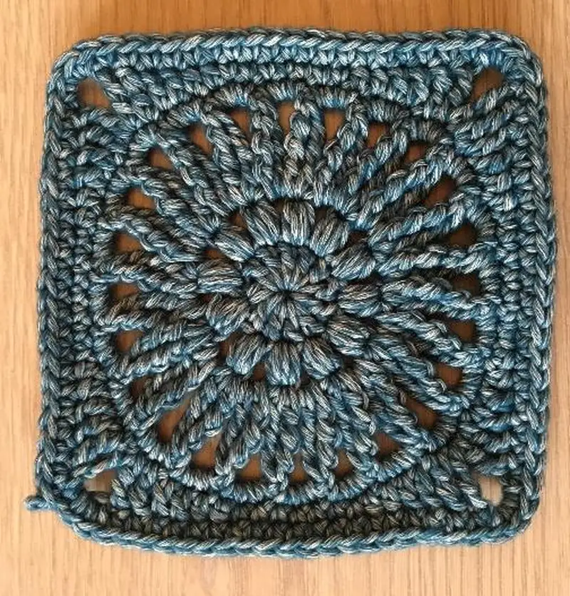 Free Intermediate crochet pattern: Floral Blocks Crochet Pattern - Easy to follow tutorial