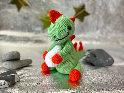 Cute Dinosaur Amigurumi Pattern step 1 - construction progress