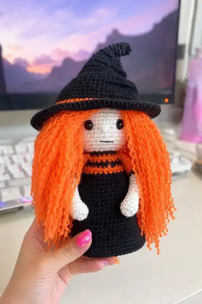 Willa The Witch Amigurumi Pattern step 1 - construction progress