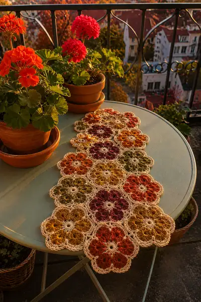 Linked Flower Medallion Table Runner with Scattered Fall Leaves Pattern step 1 - construction progress