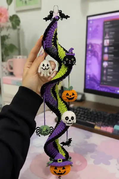 Spooky Spiral Halloween Amigurumi Mobile Amigurumi Pattern step 1 - construction progress