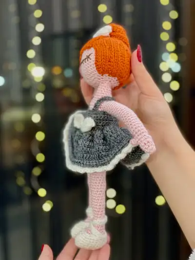 Ballerina Doll Amigurumi Pattern step 3 - details and accessories