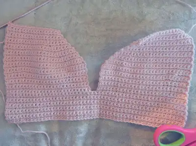 Cold Shoulder Crop Top Crochet Pattern step 4 - final assembly and finishing