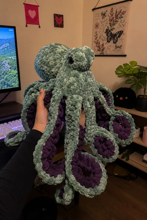 Massive Octopus Amigurumi Pattern