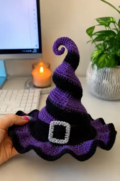 Spiraled Witch Hat with Ruffled Brim Pattern step 1 - construction progress