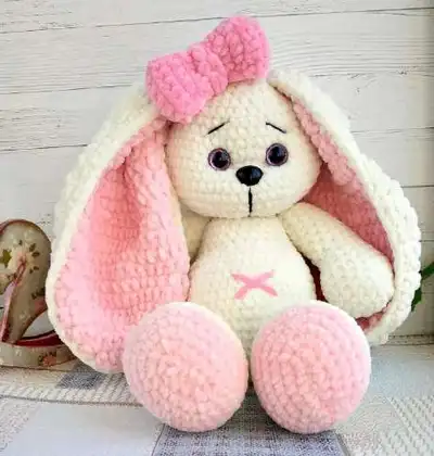 Bunny with Colorful Ears Amigurumi Pattern step 1 - construction progress