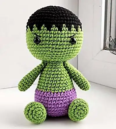 Mini Hulk Amigurumi Pattern step 1 - construction progress