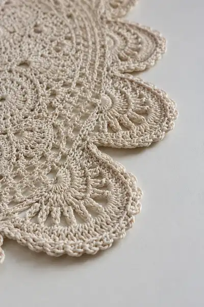 Ornate Victorian Lace Table Runner Pattern step 2 - assembly progress