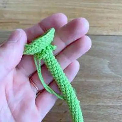 Bumble Blossom Amigurumi Pattern step 4 - final assembly and finishing