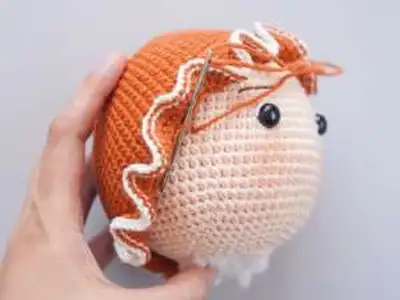 Caro-The Coral Girl Amigurumi Pattern step 4 - final assembly and finishing
