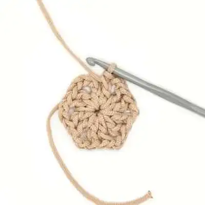 Trapeze Bag Amigurumi Pattern step 4 - final assembly and finishing