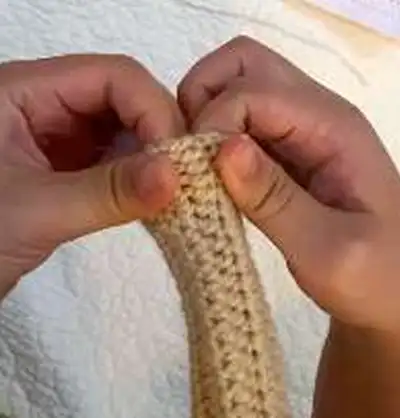 Angry Toilet Paper Amigurumi Pattern step 2 - assembly progress