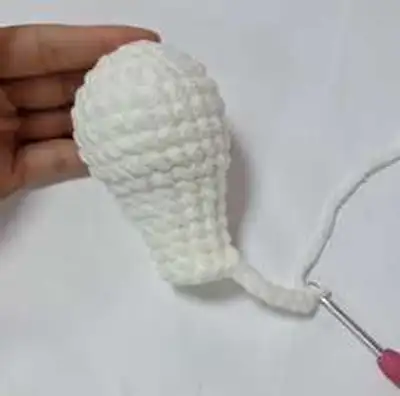 Llama No Sew Amigurumi Pattern step 3 - details and accessories