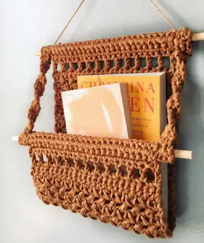 The Boho Book Nook Amigurumi Pattern step 1 - construction progress