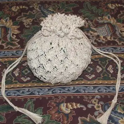 Vintage Style Drawstring Bag Pattern step 4 - final assembly and finishing